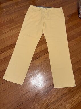 Club Room Men’s Yellow Chino Pants